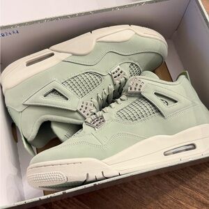 New Jordan 4 Retro Seafoam Sail (Women’s 11-1/2)